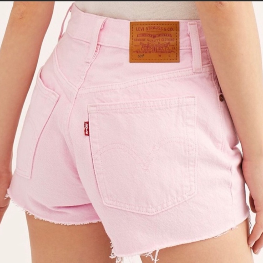 NEW LEVI 501 JEAN SHORTS